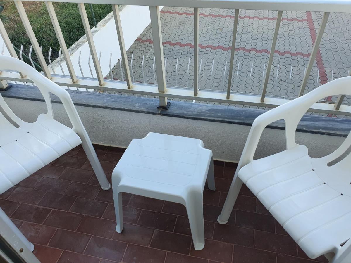 فندق Residencial Campo-Mar By Umbral بورتيماو المظهر الخارجي الصورة A balcony in a residential building